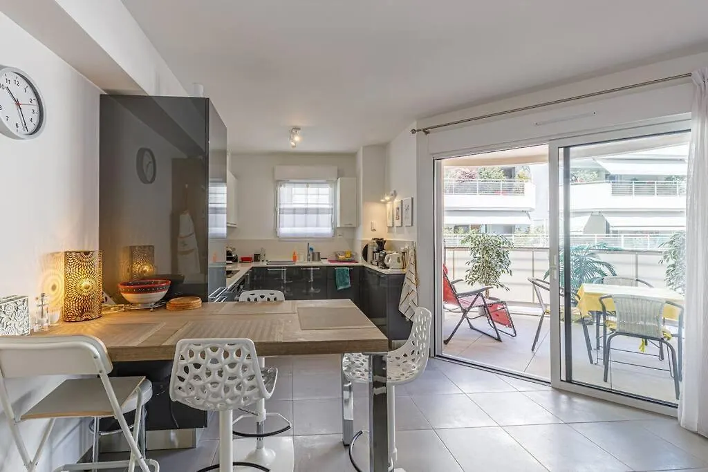 Old - Center Antibes 2 Bedroom Modern Place Apartment